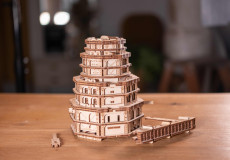 Wooden gift package
